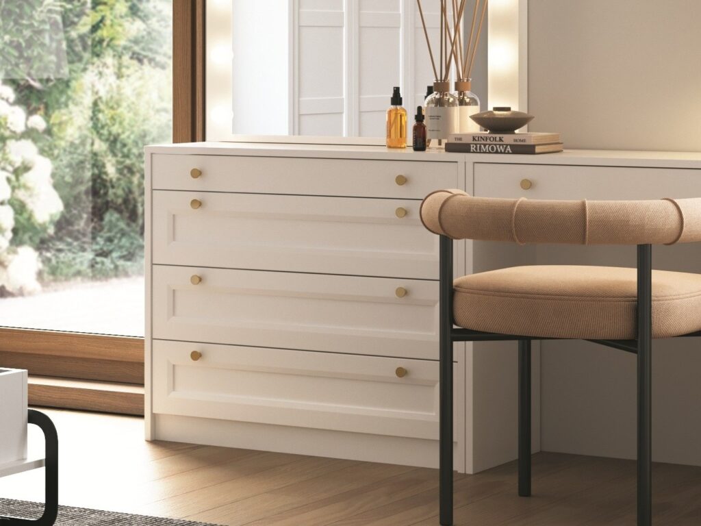 White Chest of Drawers Bedroom Storage Cabinet 4 Drawer 90cm Wide Compact Shaker Unit with Gold Handles - Rel